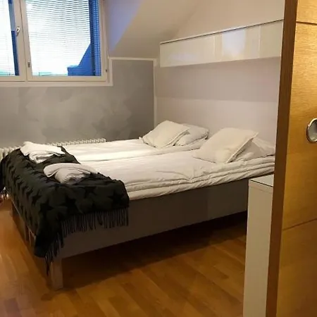 דירה 2ndhomes Luxury 2br City Penthouse With Sauna And Balconies *